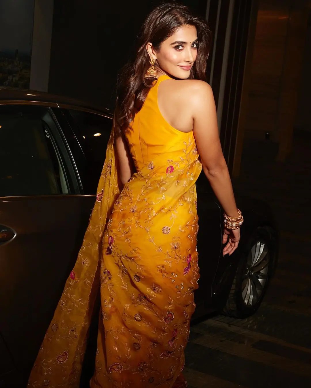 Tollywood Actress Pooja Hegde shares her latest saree photos