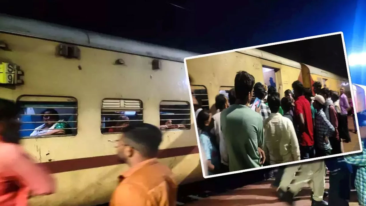 Robbery In Jammu Train: తుపాకులతో రైలెక్కి కాల్పులు జరుపుతూ వీరంగం.. జమ్మూ రైలులో బీభత్సం సృష్టించిన దుండగులు Robbery In Jammu Train: తుపాకులతో రైలెక్కి కాల్పులు జరుపుతూ వీరంగం.. జమ్మూ రైలులో బీభత్సం సృష్టించిన దుండగులు