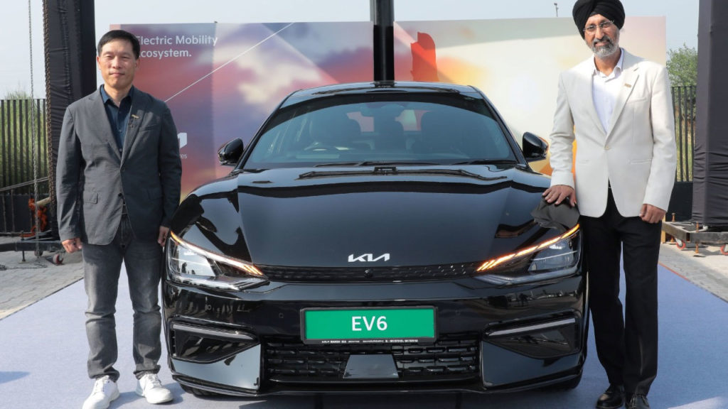 Kia has launched a green workshop with solar energy