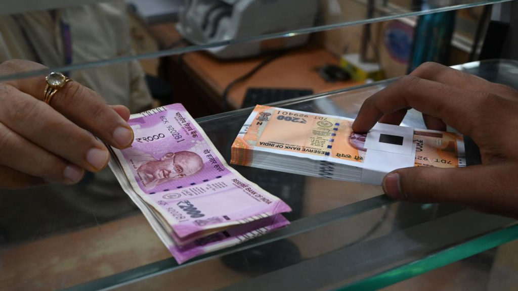 RBI extends deadline to exchange 2k currency notes upto October 7