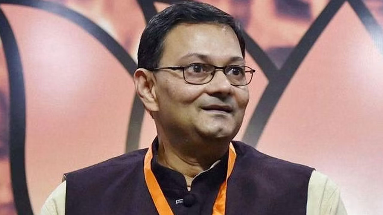 Bengal Politics: బీజేపీకి రాజీనామా చేసిన సుభాష్ చంద్రబోస్ మనవడు.. మత రాజకీయాలకు నేతాజీ వ్యతిరేకంటూ ప్రకటన Bengal Politics: బీజేపీకి రాజీనామా చేసిన సుభాష్ చంద్రబోస్ మనవడు.. మత రాజకీయాలకు నేతాజీ వ్యతిరేకంటూ ప్రకటన