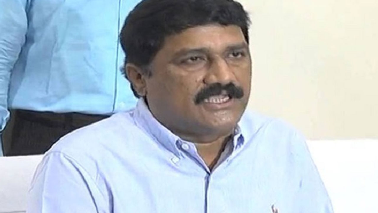 Chandrababu Arrest: చంద్రబాబు అరెస్టైన కేసులోనే మాజీ మంత్రి గంటా శ్రీనివాసరావు అరెస్ట్ Chandrababu Arrest: చంద్రబాబు అరెస్టైన కేసులోనే మాజీ మంత్రి గంటా శ్రీనివాసరావు అరెస్ట్