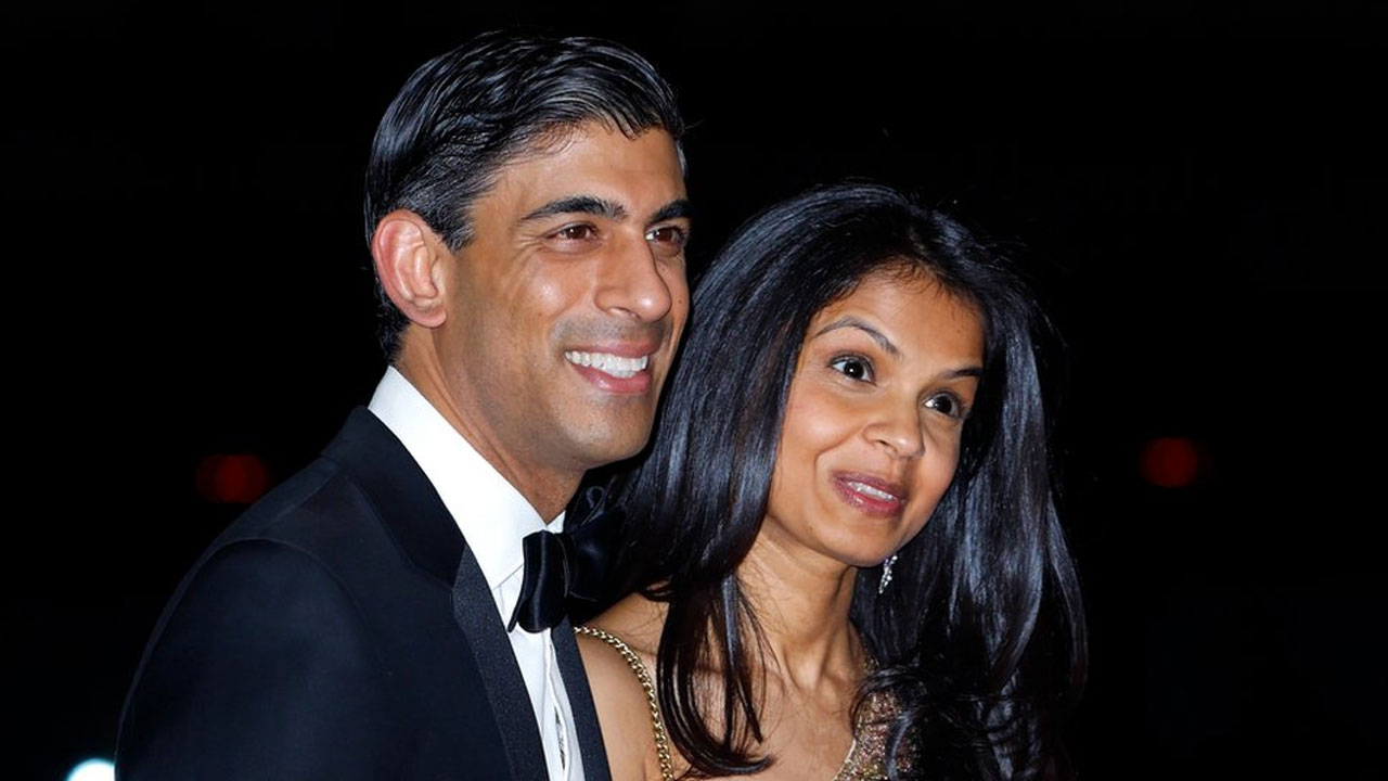 Rishi Sunak: ఇండియా పర్యటన ముగించుకుని తిరిగి వెళ్లగానే కష్టాలు ఎదుర్కొంటున్న బ్రిటన్ ప్రధాని Rishi Sunak: ఇండియా పర్యటన ముగించుకుని తిరిగి వెళ్లగానే కష్టాలు ఎదుర్కొంటున్న బ్రిటన్ ప్రధాని