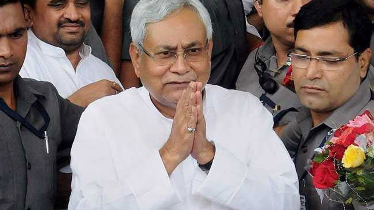 INDIA bloc: ఇండియా కూటమిని వదలని ప్రధాని వివాదం.. మరోసారి నితీశ్ పేరు లేవనెత్తిన జేడీయూ INDIA bloc: ఇండియా కూటమిని వదలని ప్రధాని వివాదం.. మరోసారి నితీశ్ పేరు లేవనెత్తిన జేడీయూ
