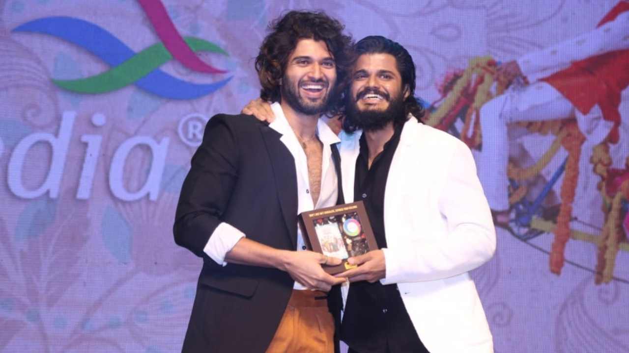 Anand Devarakonda : అన్నయ్యతో కలిసి ఫ్యూచర్ లో సినిమా ఉండొచ్చేమో.. దేవరకొండ బ్రదర్స్ మల్టీ స్టారర్? Anand Devarakonda : అన్నయ్యతో కలిసి ఫ్యూచర్ లో సినిమా ఉండొచ్చేమో.. దేవరకొండ బ్రదర్స్ మల్టీ స్టారర్?