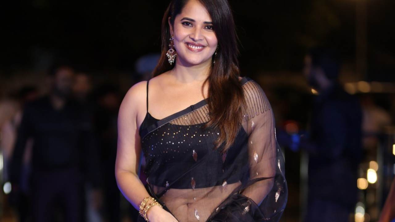 Anasuya : అప్పుడు రంగమ్మత్త.. ఇప్పుడు అక్కమ్మ.. మీరు నన్ను అభినందిస్తున్నారో..ట్రోల్ చేస్తున్నారో అర్ధం కావట్లేదు.. Anasuya : అప్పుడు రంగమ్మత్త.. ఇప్పుడు అక్కమ్మ.. మీరు నన్ను అభినందిస్తున్నారో..ట్రోల్ చేస్తున్నారో అర్ధం కావట్లేదు..