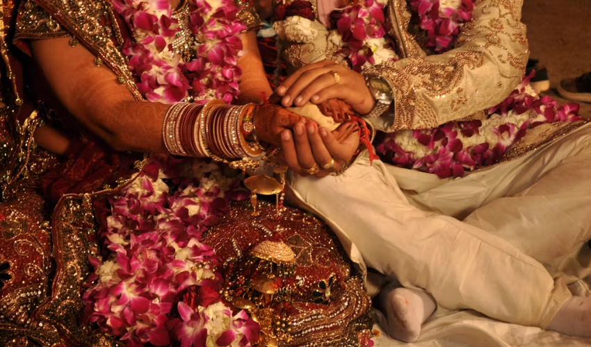 bride slaps groom