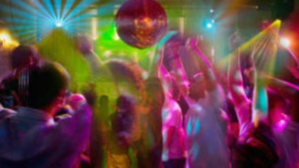 girls Indecent dance