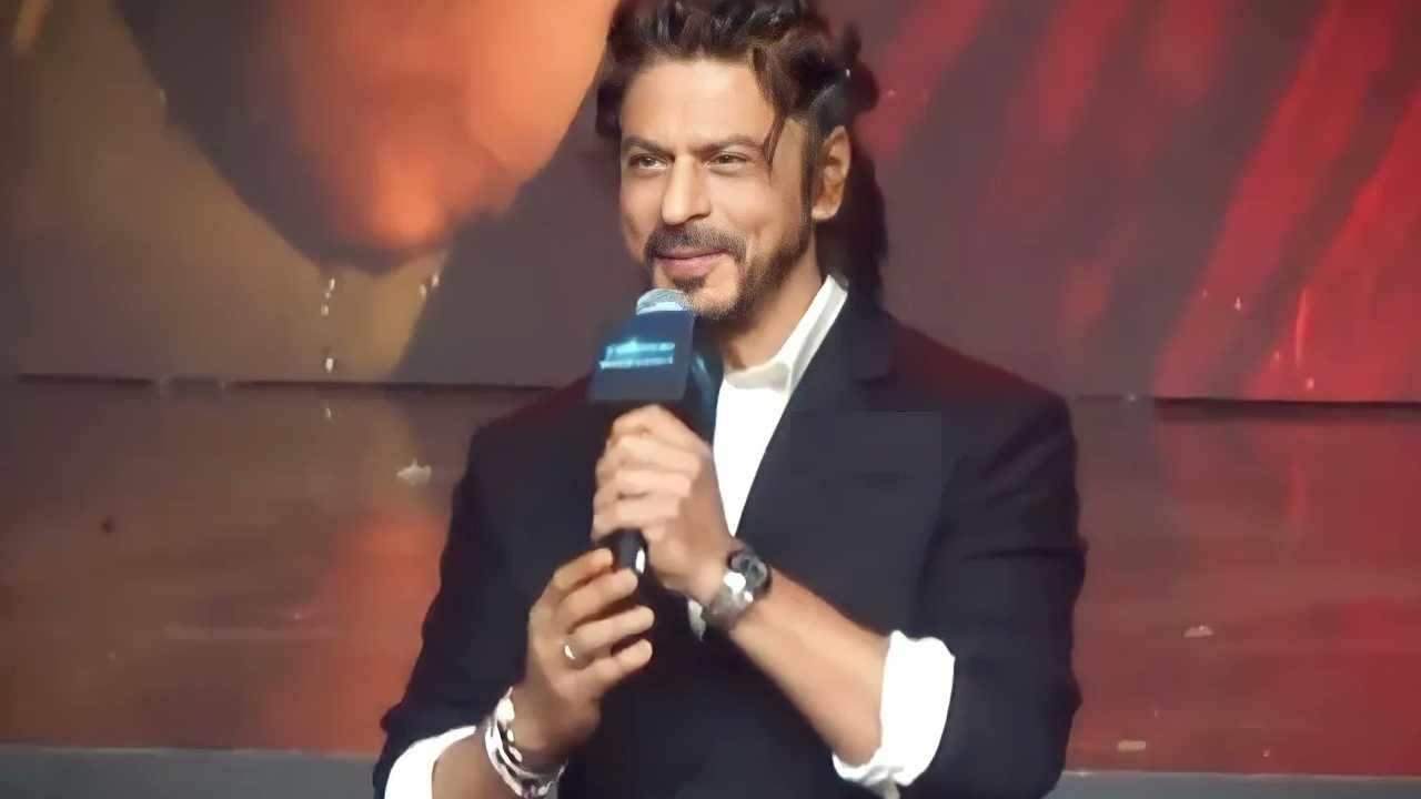 Shahrukh Khan : జవాన్ సినిమాకి సౌత్ వాళ్ళే ఎక్కువగా పనిచేశారు.. ఈ విజయం వాళ్లదే.. షారుఖ్ కామెంట్స్.. Shahrukh Khan : జవాన్ సినిమాకి సౌత్ వాళ్ళే ఎక్కువగా పనిచేశారు.. ఈ విజయం వాళ్లదే.. షారుఖ్ కామెంట్స్..