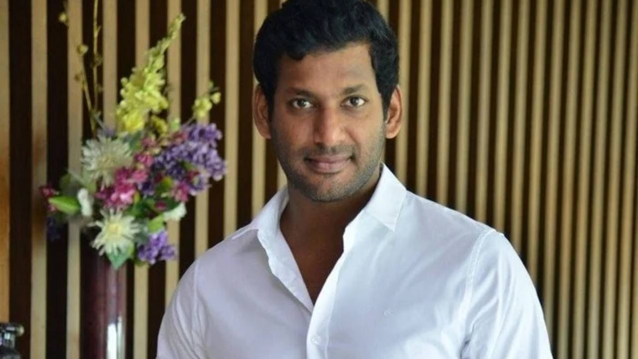 Vishal : నిర్మాతలు బ్లాక్ మెయిల్ చేసేవాళ్ళు.. అందుకే నిర్మాణ సంస్థ మొదలుపెట్టా.. విశాల్ సంచలన వ్యాఖ్యలు.. Vishal : నిర్మాతలు బ్లాక్ మెయిల్ చేసేవాళ్ళు.. అందుకే నిర్మాణ సంస్థ మొదలుపెట్టా.. విశాల్ సంచలన వ్యాఖ్యలు..