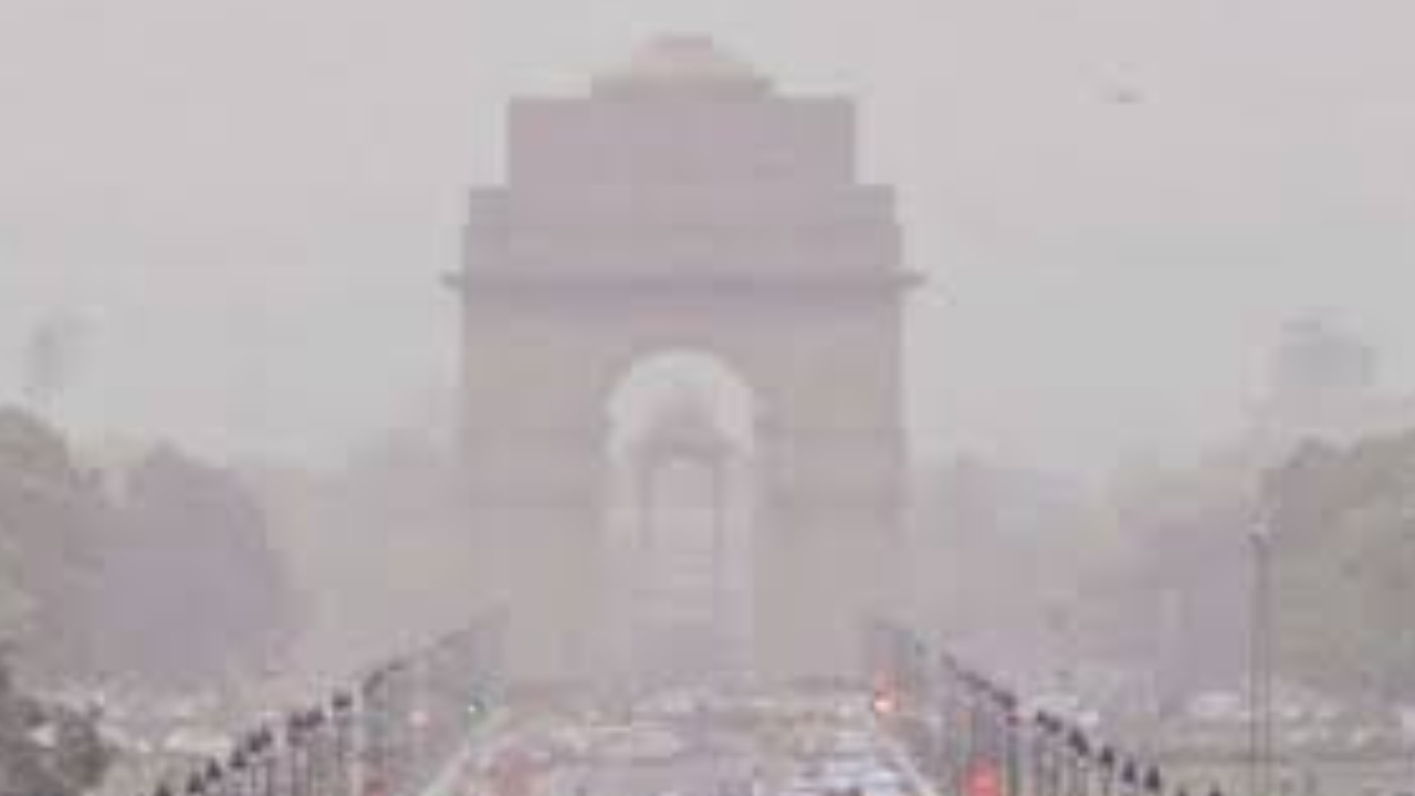 Air Pollution : ఢిల్లీ ఎన్సీఆర్ లో ప్రమాదకర స్థాయిలో వాయు కాలుష్యం Air Pollution : ఢిల్లీ ఎన్సీఆర్ లో ప్రమాదకర స్థాయిలో వాయు కాలుష్యం