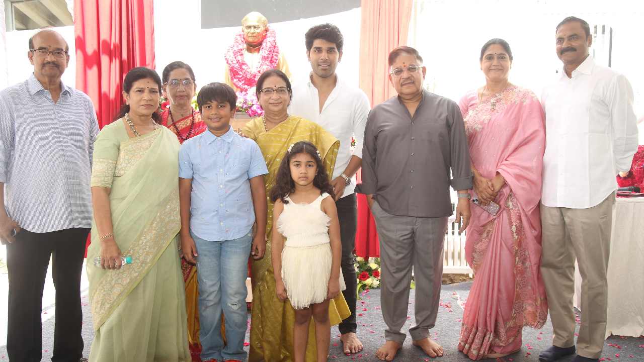 Allu Business Park : అల్లు బిజినెస్ పార్క్ లాంచ్.. ముని మనవడితో రామలింగయ్య విగ్రహావిష్కరణ.. Allu Business Park : అల్లు బిజినెస్ పార్క్ లాంచ్.. ముని మనవడితో రామలింగయ్య విగ్రహావిష్కరణ..