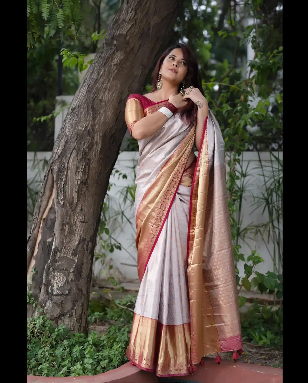 Anasuya Bharadwaj Stunning Looks in Silk Saree