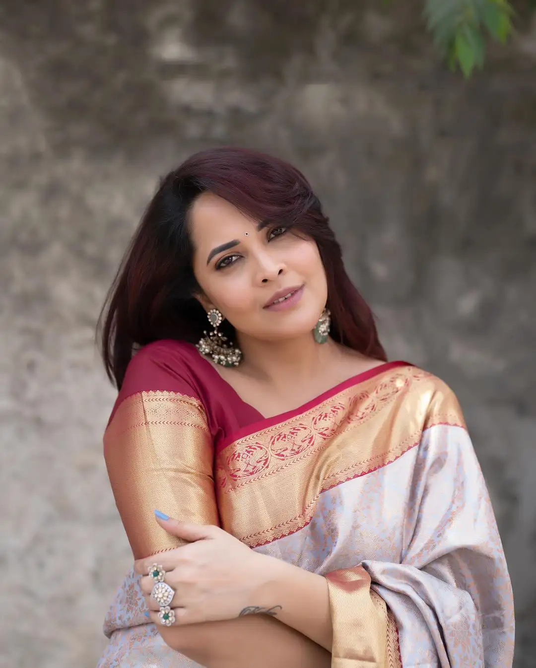 Anasuya Bharadwaj Stunning Looks in Silk Saree
