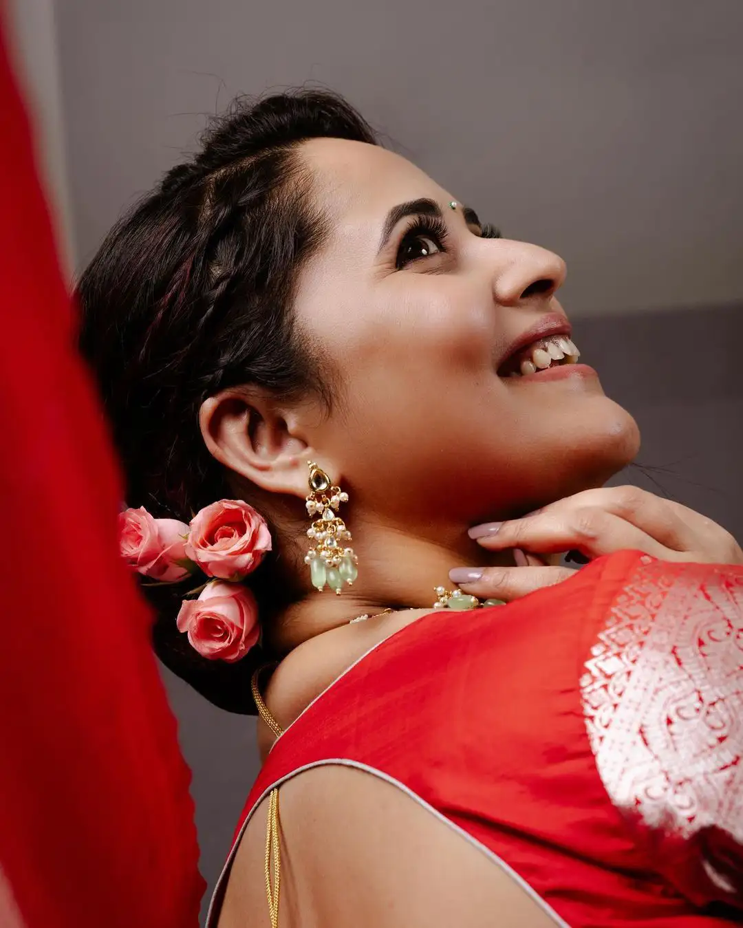 Anasuya Bharadwaj Stunning Looks in Silk Saree