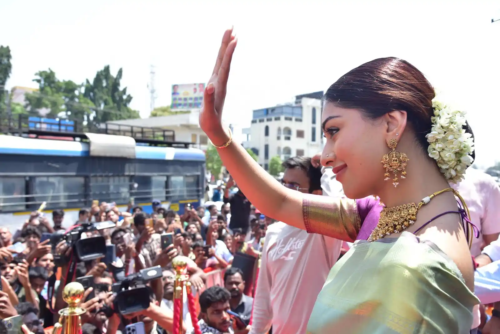 Anu Emmanuel Stills at Shop Opening
