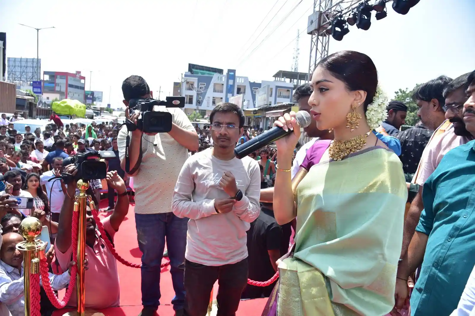 Anu Emmanuel Stills at Shop Opening