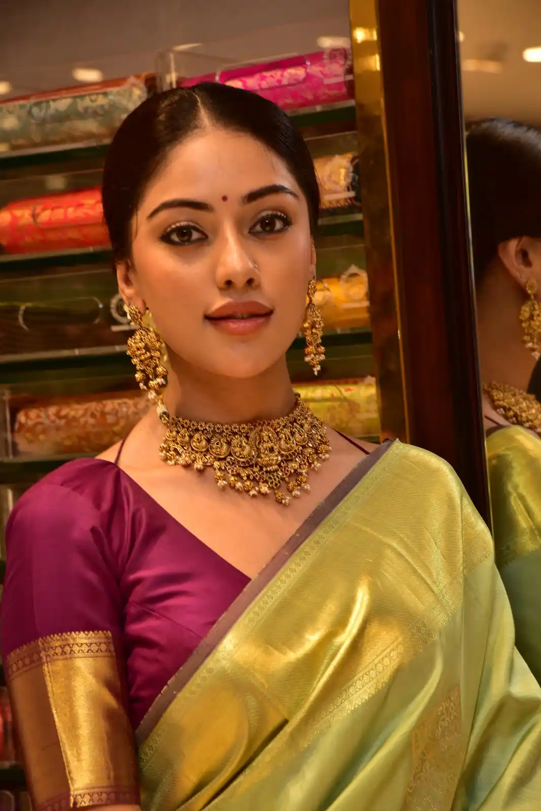 Anu Emmanuel Stills at Shop Opening