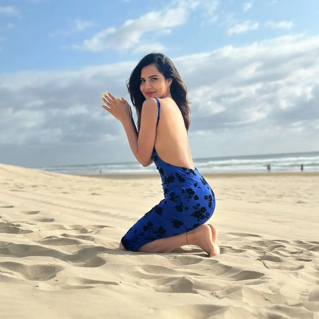 Ashu Reddy Enjoying in Australia Beaches