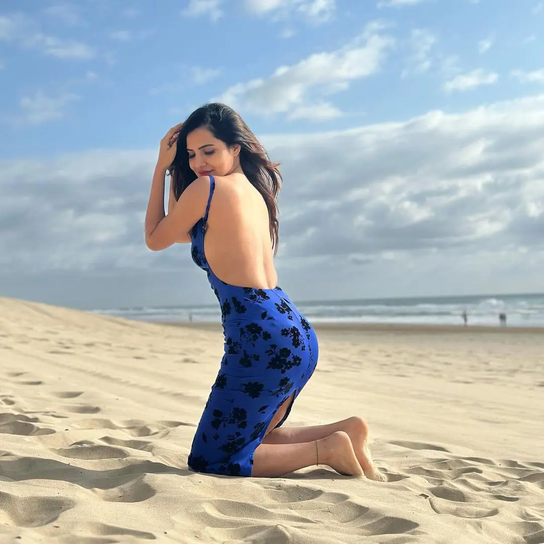 Ashu Reddy Enjoying in Australia Beaches