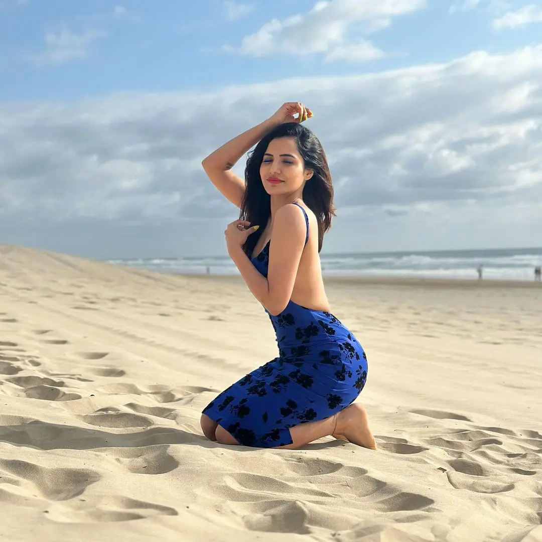 Ashu Reddy Enjoying in Australia Beaches