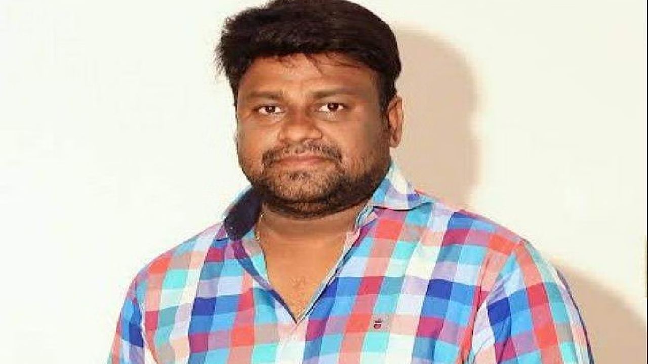 Sai Rajesh : బేబీ మూవీ డైరెక్టర్.. ఇండస్ట్రీకి రాకముందు ఏం చేసేవాడో తెలిస్తే.. నవ్వకుండా ఉండలేరు.. Sai Rajesh : బేబీ మూవీ డైరెక్టర్.. ఇండస్ట్రీకి రాకముందు ఏం చేసేవాడో తెలిస్తే.. నవ్వకుండా ఉండలేరు..