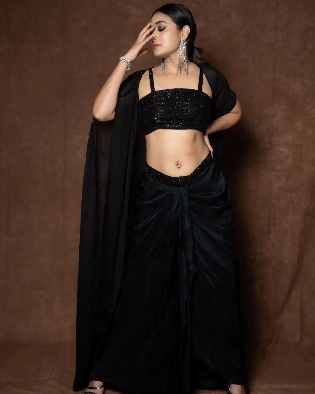 Bhanu shree Stunning Looks in Black Dress
