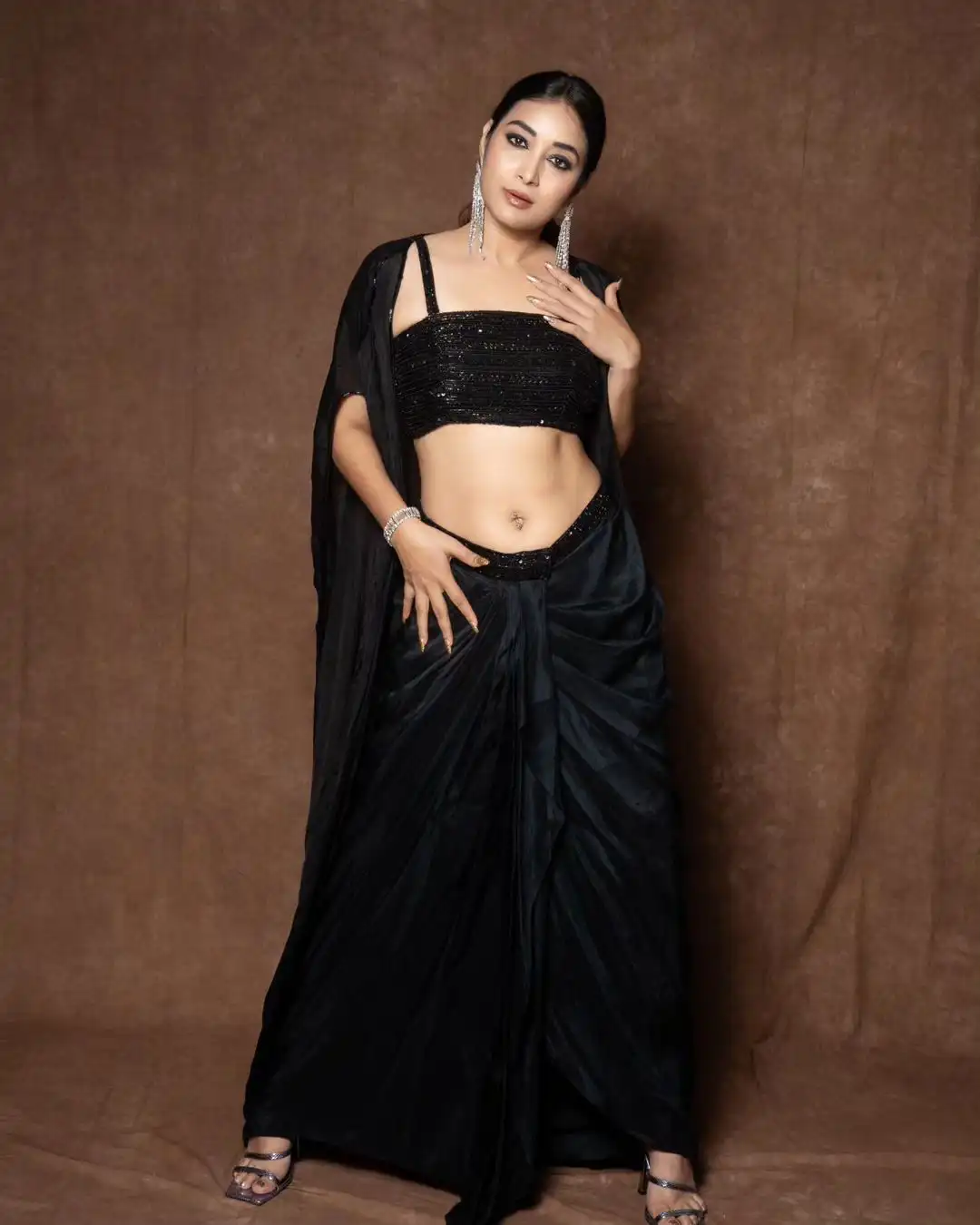 Bhanu shree Stunning Looks in Black Dress