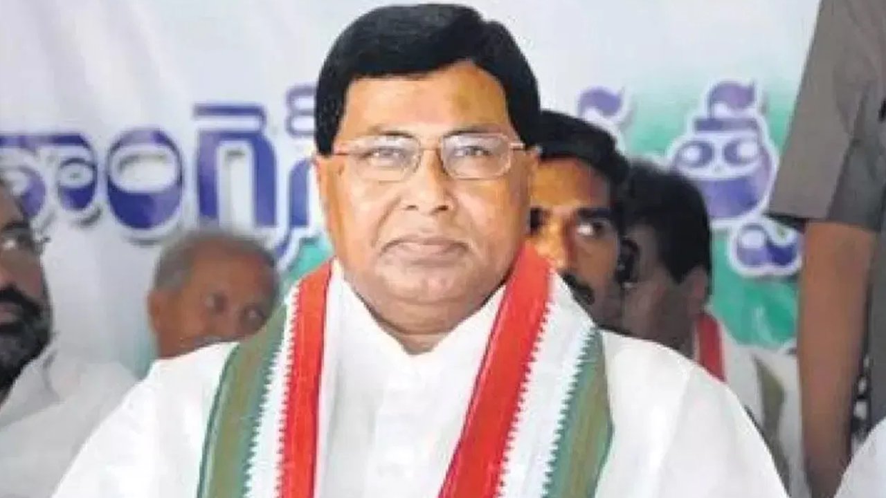 Jana Reddy : కాంగ్రెస్ అధికారంలోకి రాగానే బెల్ట్ షాప్ లు ఎత్తివేస్తాం.. మహిళలకు ఆర్టీసీ బస్సులో ఉచిత ప్రయాణం : జానారెడ్డి Jana Reddy : కాంగ్రెస్ అధికారంలోకి రాగానే బెల్ట్ షాప్ లు ఎత్తివేస్తాం.. మహిళలకు ఆర్టీసీ బస్సులో ఉచిత ప్రయాణం : జానారెడ్డి