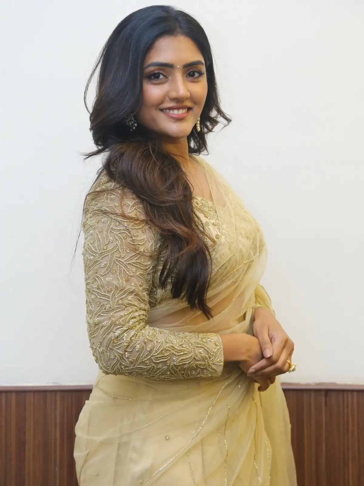 Eesha Rebba Shines in Saree at Maama Mascheendra Movie Pre Release Event