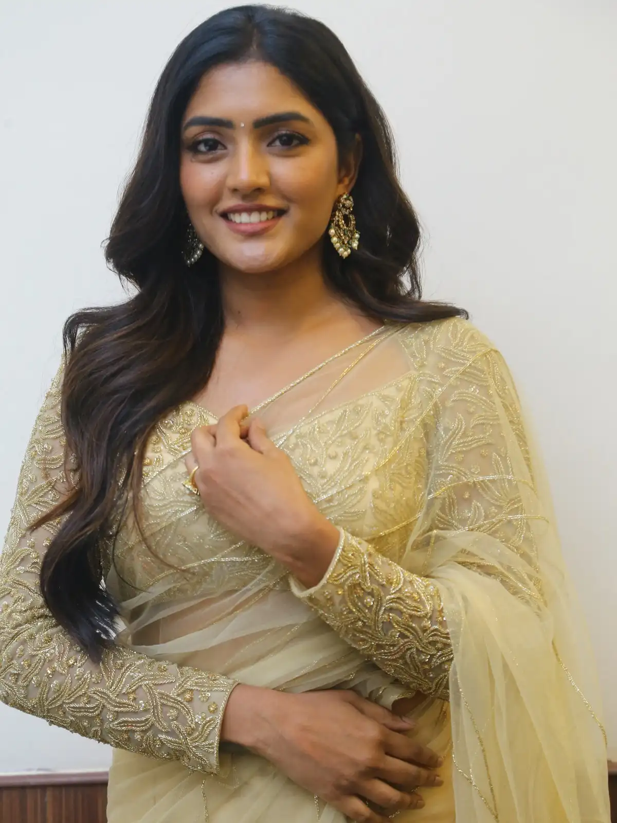 Eesha Rebba Shines in Saree at Maama Mascheendra Movie Pre Release Event