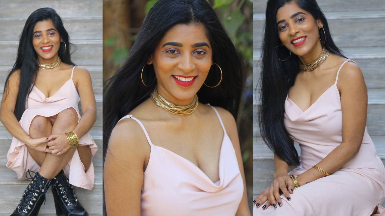 Gayathri Gupta : హాట్ డ్రెస్లో క్యూట్ ఫోజులతో గాయత్రి గుప్త Gayathri Gupta : హాట్ డ్రెస్లో క్యూట్ ఫోజులతో గాయత్రి గుప్త