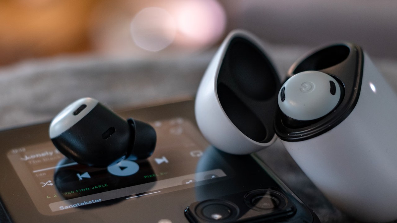 Google Pixel Buds Pro get huge discount during Flipkart Big Billion Days sale