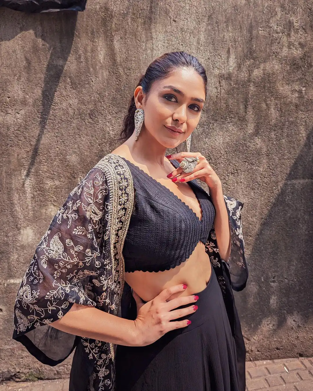 Hi Nanna Actress Mrunal Thakur lastest Photoshoot