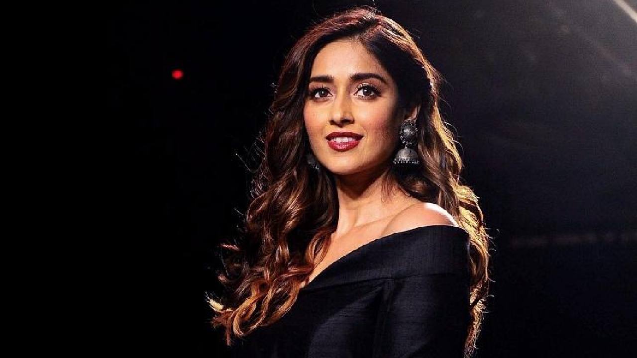 Ileana D’Cruz : తన బిడ్డతో ఉన్న ఫోటోని షేర్ చేసిన ఇలియానా.. అప్పుడే రెండు నెలలు.. Ileana D’Cruz : తన బిడ్డతో ఉన్న ఫోటోని షేర్ చేసిన ఇలియానా.. అప్పుడే రెండు నెలలు..