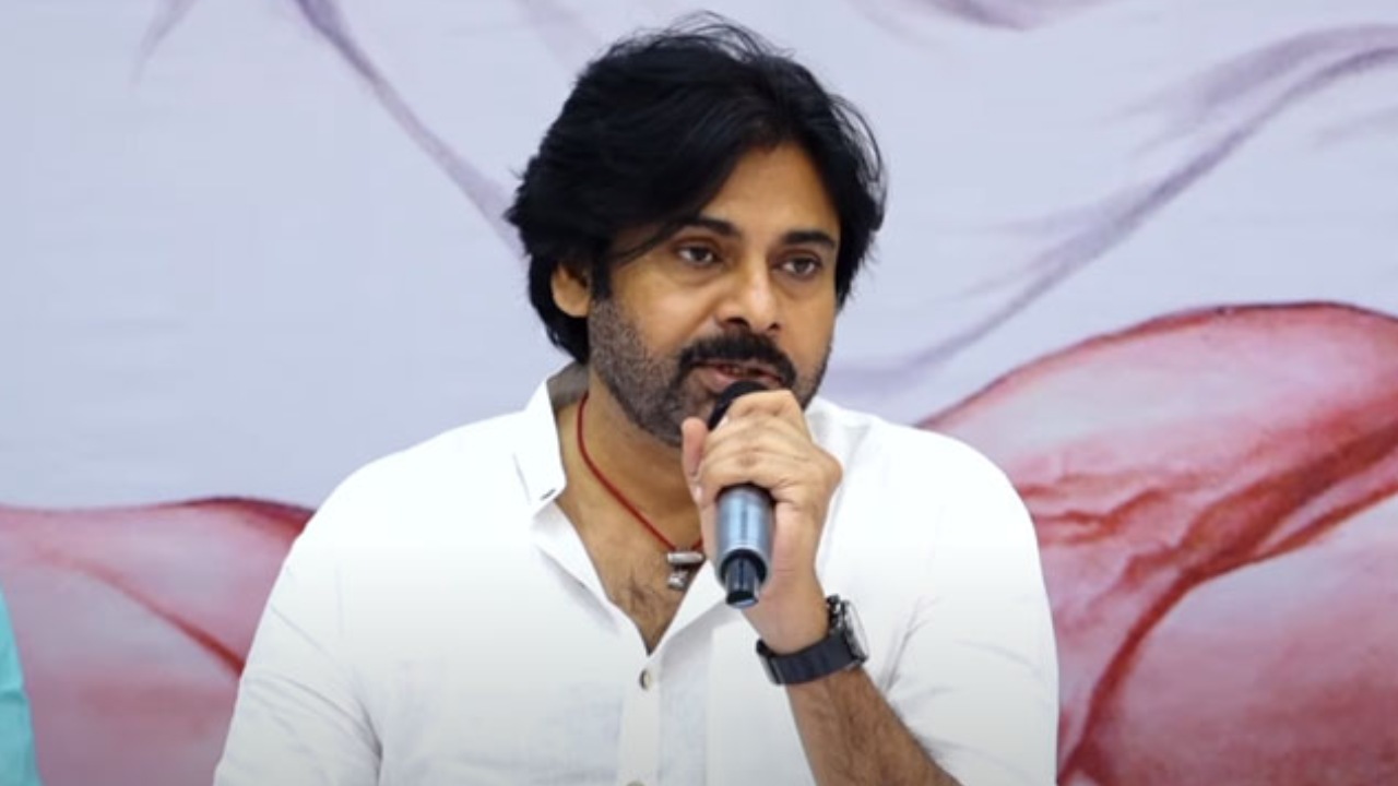 Pawan Kalyan : కులమతాల గురించి మాట్లాడేటప్పుడు రాజ్యాంగానికి లోబడి మాట్లాడాలి.. పార్టీ నేతలకు పవన్ కళ్యాణ్ దిశా నిర్ధేశం Pawan Kalyan : కులమతాల గురించి మాట్లాడేటప్పుడు రాజ్యాంగానికి లోబడి మాట్లాడాలి.. పార్టీ నేతలకు పవన్ కళ్యాణ్ దిశా నిర్ధేశం