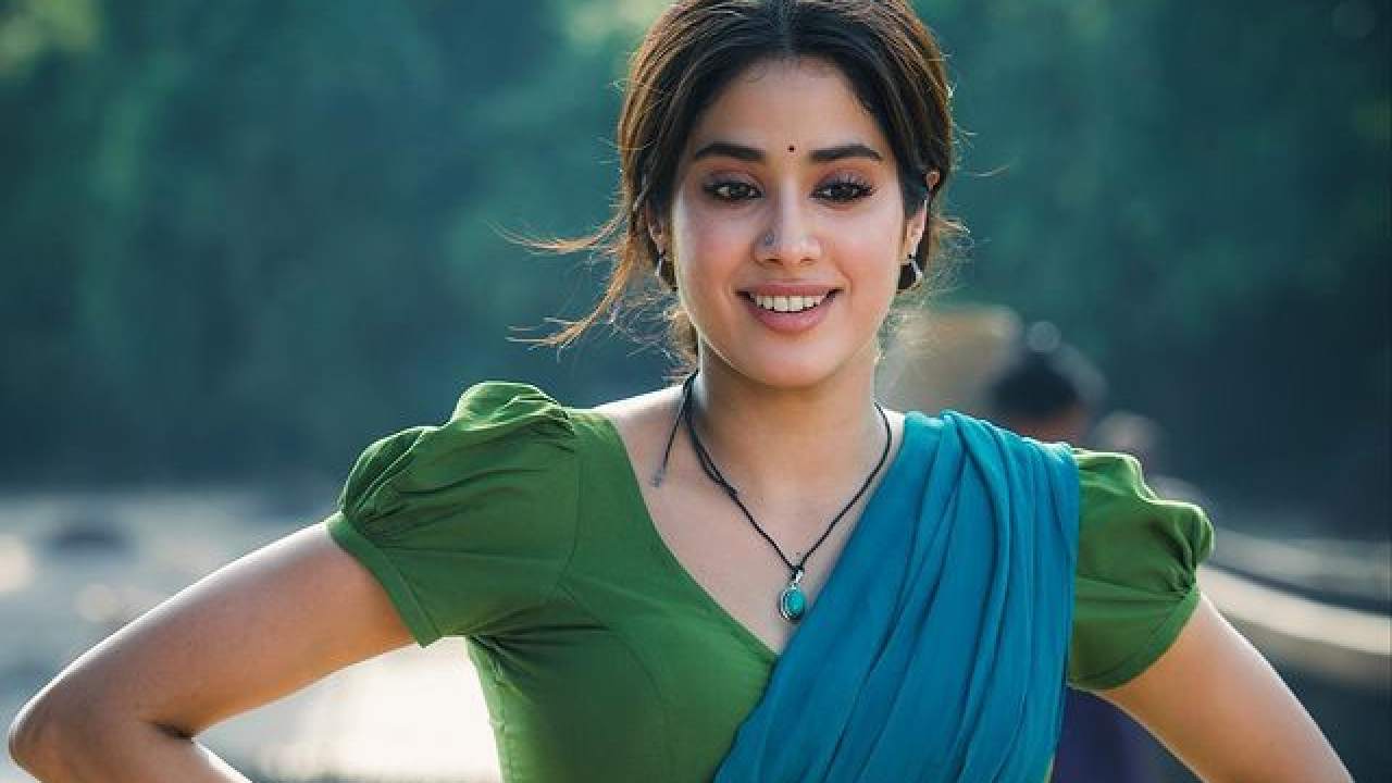 Devara : ‘దేవర’ మూవీ నుంచి ఫోటో లీక్ చేసిన జాన్వీ కపూర్.. Devara : ‘దేవర’ మూవీ నుంచి ఫోటో లీక్ చేసిన జాన్వీ కపూర్..