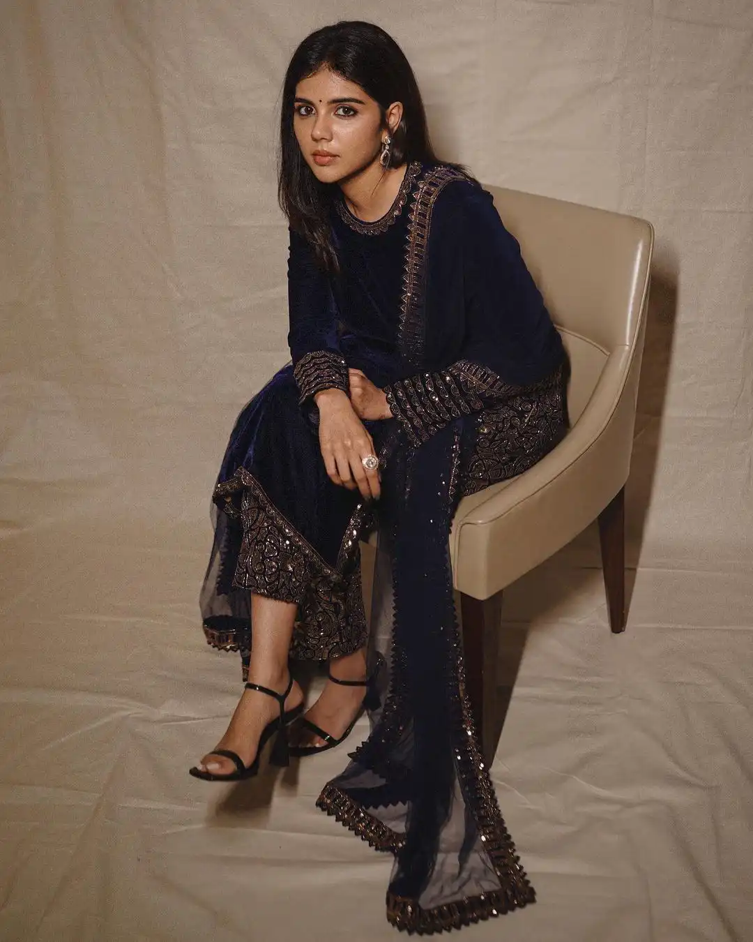 Kalyani Priyadarshan Simple Looks in Black Chudidar