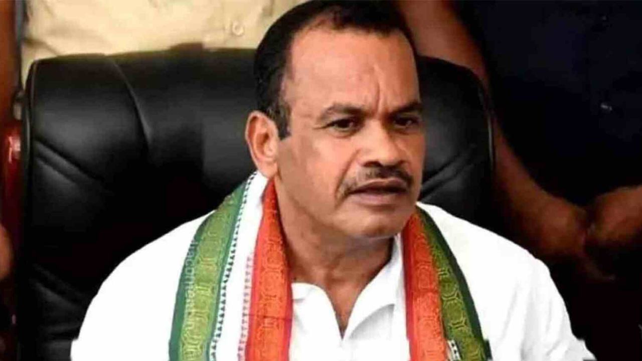 బీఆర్ఎస్ గురించి కుండబద్దలు కొట్టిన గుత్తా సుఖేందర్ రెడ్డికి ధన్యవాదాలు: మంత్రి కోమటిరెడ్డి బీఆర్ఎస్ గురించి కుండబద్దలు కొట్టిన గుత్తా సుఖేందర్ రెడ్డికి ధన్యవాదాలు: మంత్రి కోమటిరెడ్డి