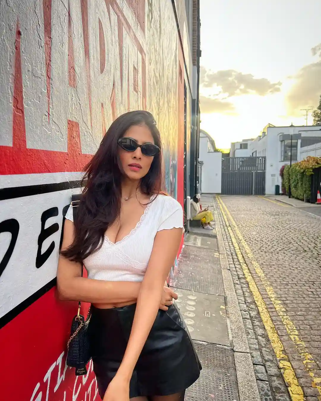 Malayala actress Malavika Mohanan photoshoot in short dress