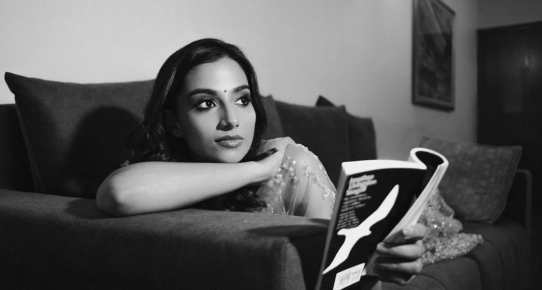 Meenakshi Chaudhary shines in saree photos gone viral