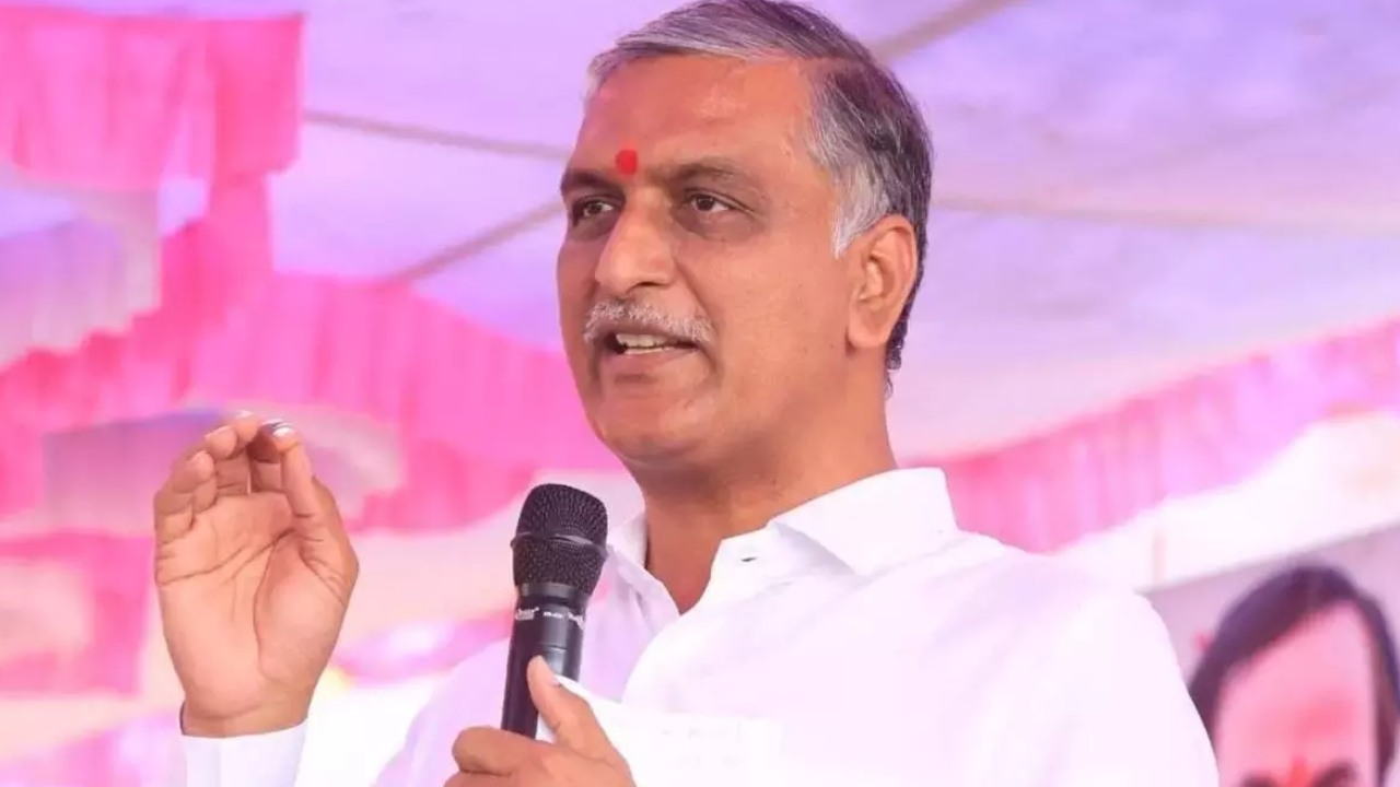 Harish Rao : రేవంత్ రెడ్డి తెలంగాణ ఉద్యమ ద్రోహి.. ఉద్యమకారులపై తుపాకీ ఎక్కు పెట్టారు : మంత్రి హరీష్ రావు Harish Rao : రేవంత్ రెడ్డి తెలంగాణ ఉద్యమ ద్రోహి.. ఉద్యమకారులపై తుపాకీ ఎక్కు పెట్టారు : మంత్రి హరీష్ రావు