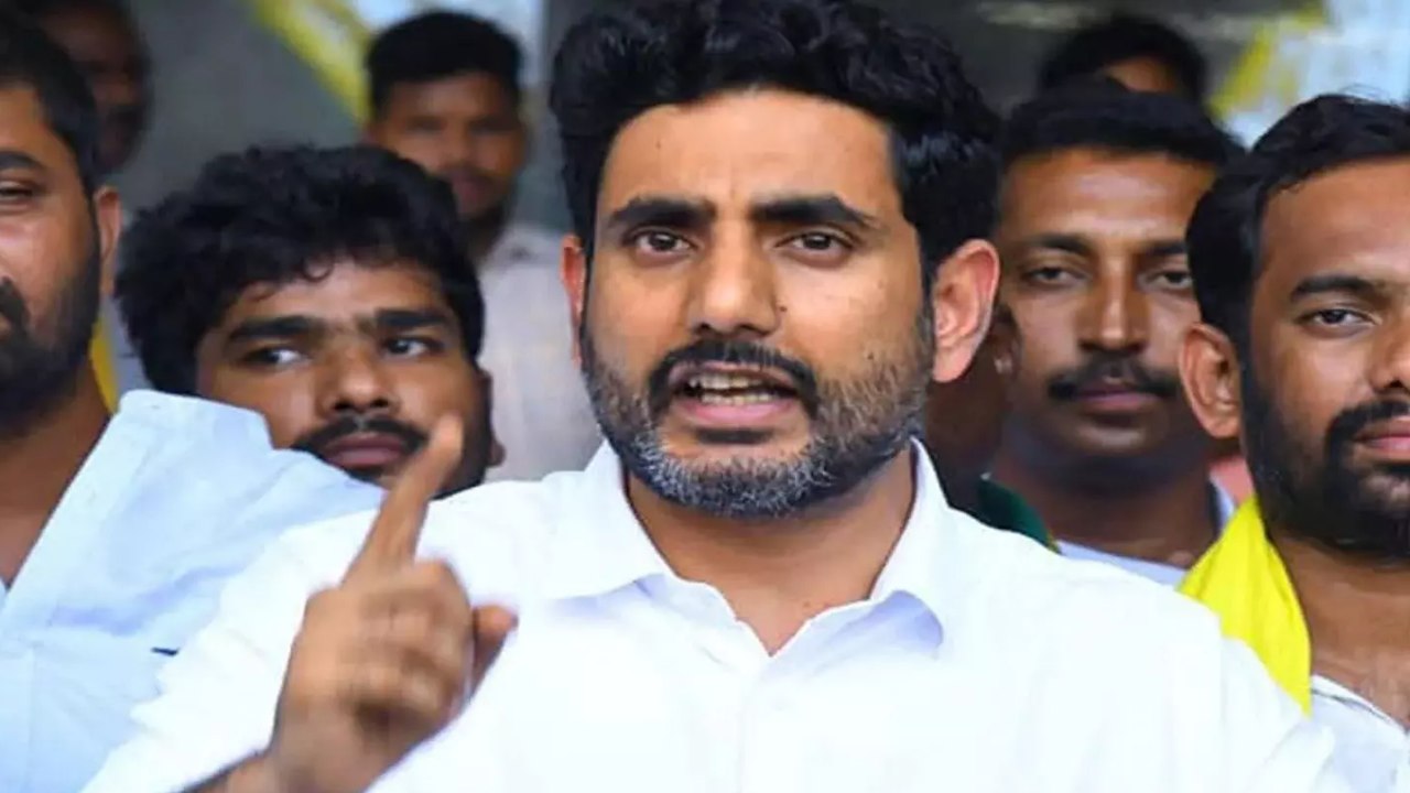 Nara Lokesh : కొల్లు రవీంద్ర పట్ల పోలీసులు ప్రవర్తించిన తీరుపై నారా లోకేష్ ఆగ్రహం Nara Lokesh : కొల్లు రవీంద్ర పట్ల పోలీసులు ప్రవర్తించిన తీరుపై నారా లోకేష్ ఆగ్రహం