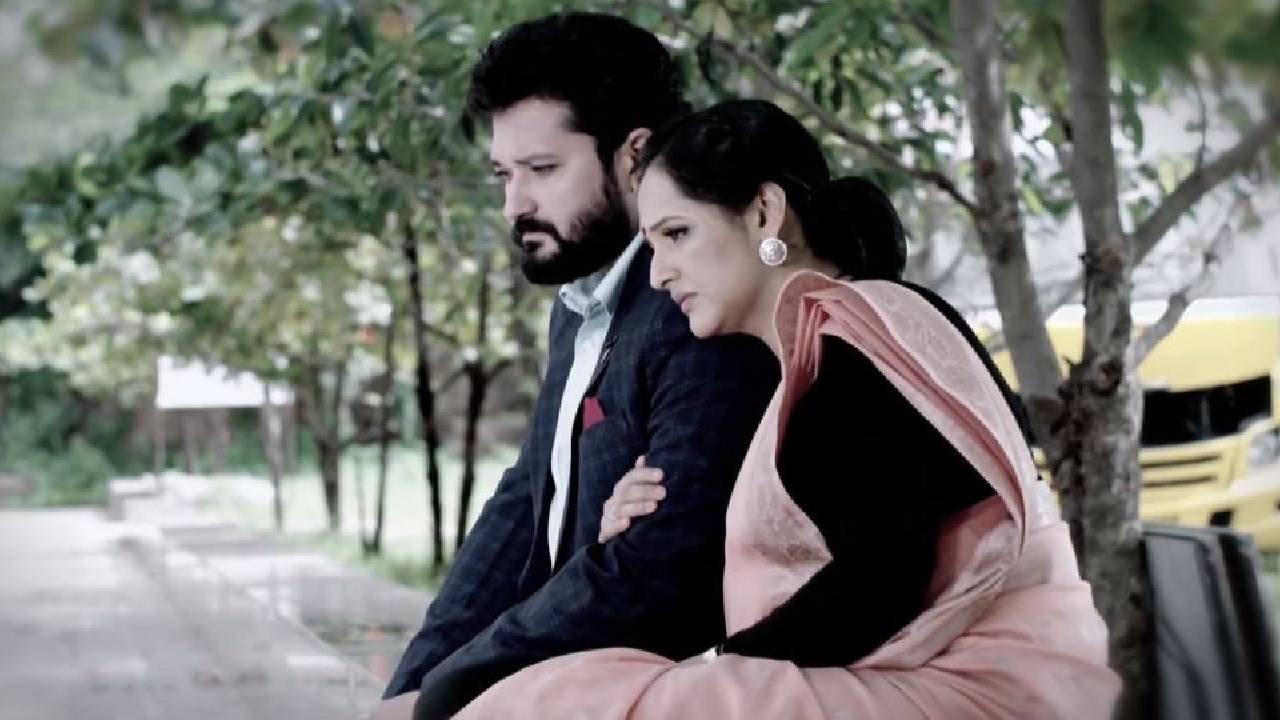 Guppedantha Manasu : ‘నన్ను జగతి దగ్గరకు పంపేయండి’.. అంటూ వదిన దేవయానిపై విరుచుకుపడ్డ మహేంద్ర.. షాకైన ఫణీంద్ర Guppedantha Manasu : ‘నన్ను జగతి దగ్గరకు పంపేయండి’.. అంటూ వదిన దేవయానిపై విరుచుకుపడ్డ మహేంద్ర.. షాకైన ఫణీంద్ర