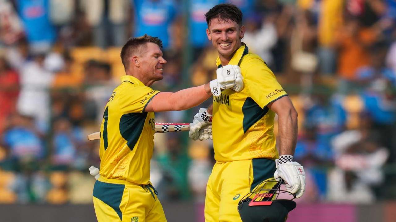 AUS vs PAK : దంచికొట్టిన వార్నర్, మార్ష్.. పాకిస్థాన్పై ఆస్ట్రేలియా ఘన విజయం AUS vs PAK : దంచికొట్టిన వార్నర్, మార్ష్.. పాకిస్థాన్పై ఆస్ట్రేలియా ఘన విజయం