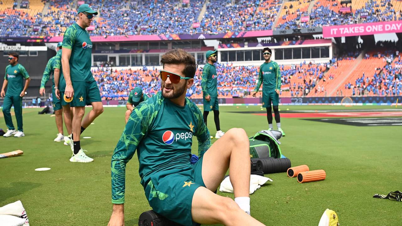 ODI World Cup 2023 : ఆస్ట్రేలియాతో కీలక మ్యాచ్.. పాకిస్థాన్ జట్టులో వైరల్ ఫీవర్ కలవరం..! ODI World Cup 2023 : ఆస్ట్రేలియాతో కీలక మ్యాచ్.. పాకిస్థాన్ జట్టులో వైరల్ ఫీవర్ కలవరం..!
