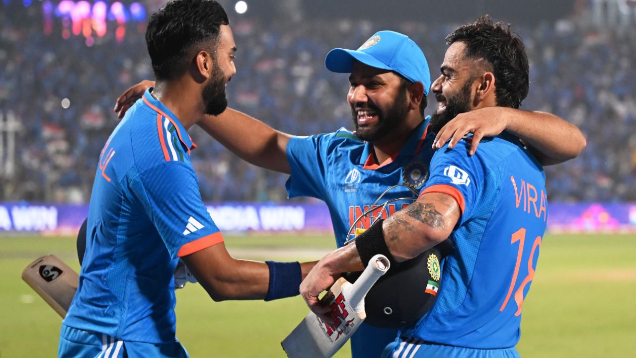 Team India : ప్రపంచకప్ మధ్యలో బీసీసీఐ కీలక నిర్ణయం..! భారత ఆటగాళ్లకు మూడు రోజులు సెలవులు..? Team India : ప్రపంచకప్ మధ్యలో బీసీసీఐ కీలక నిర్ణయం..! భారత ఆటగాళ్లకు మూడు రోజులు సెలవులు..?