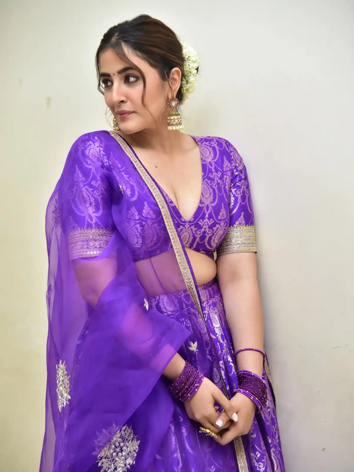 Nupur Sanon Shines in Blue Dress at Tiger Nageswara Rao Pre Release Event