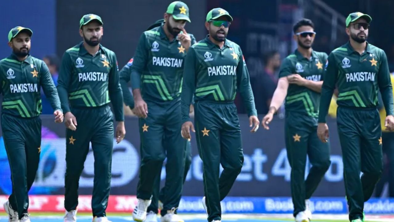 ODI World Cup 2023 : పాకిస్థాన్ ను చిత్తుచేసిన అఫ్గానిస్థాన్.. పాక్ జట్టు సెమీఫైనల్కు చేరే అవకాశాలున్నాయా? ఎలా అంటే ODI World Cup 2023 : పాకిస్థాన్ ను చిత్తుచేసిన అఫ్గానిస్థాన్.. పాక్ జట్టు సెమీఫైనల్కు చేరే అవకాశాలున్నాయా? ఎలా అంటే