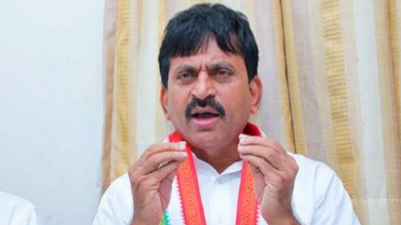 జూన్ 6న రాహుల్ ప్రధానిగా ప్రమాణం చేయబోతున్నారనడానికి ఈ సభ సాక్ష్యంగా నిలవాలి: పొంగులేటి జూన్ 6న రాహుల్ ప్రధానిగా ప్రమాణం చేయబోతున్నారనడానికి ఈ సభ సాక్ష్యంగా నిలవాలి: పొంగులేటి